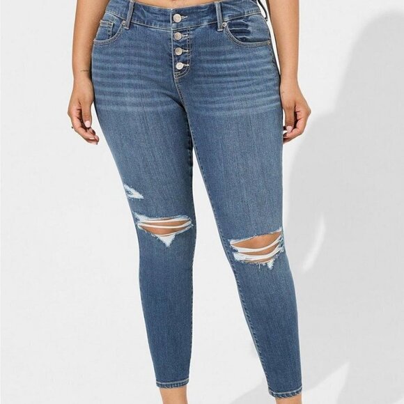 Torrid - 24 Short, Perfect Skinny Ankle Stretch Mid-Rise Jean in "Upstate" Blue  - Picture 11 of 13